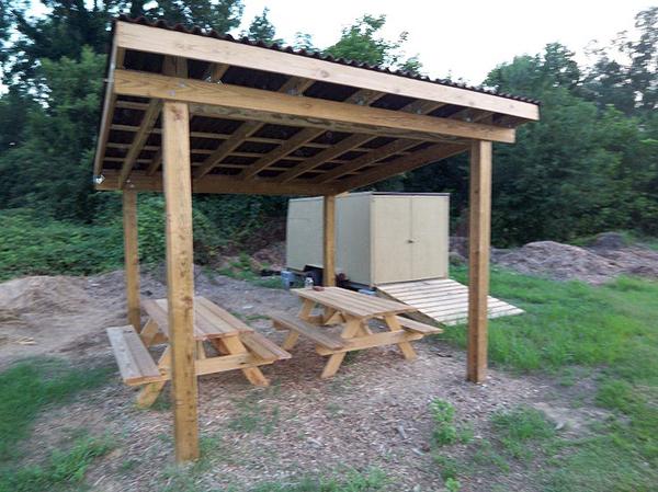 Photo of shelter with picnic tables