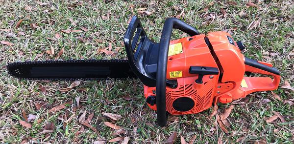 Gas-powered chainsaw