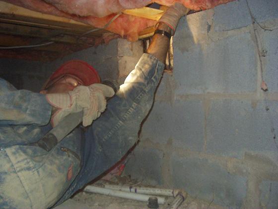 Inspecting a crawlspace for termites